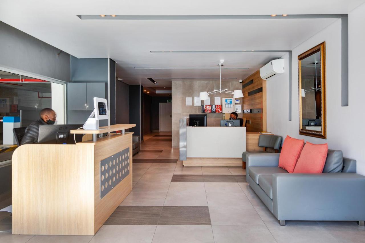 Backup-powered Luxury Ny At Table Mountain